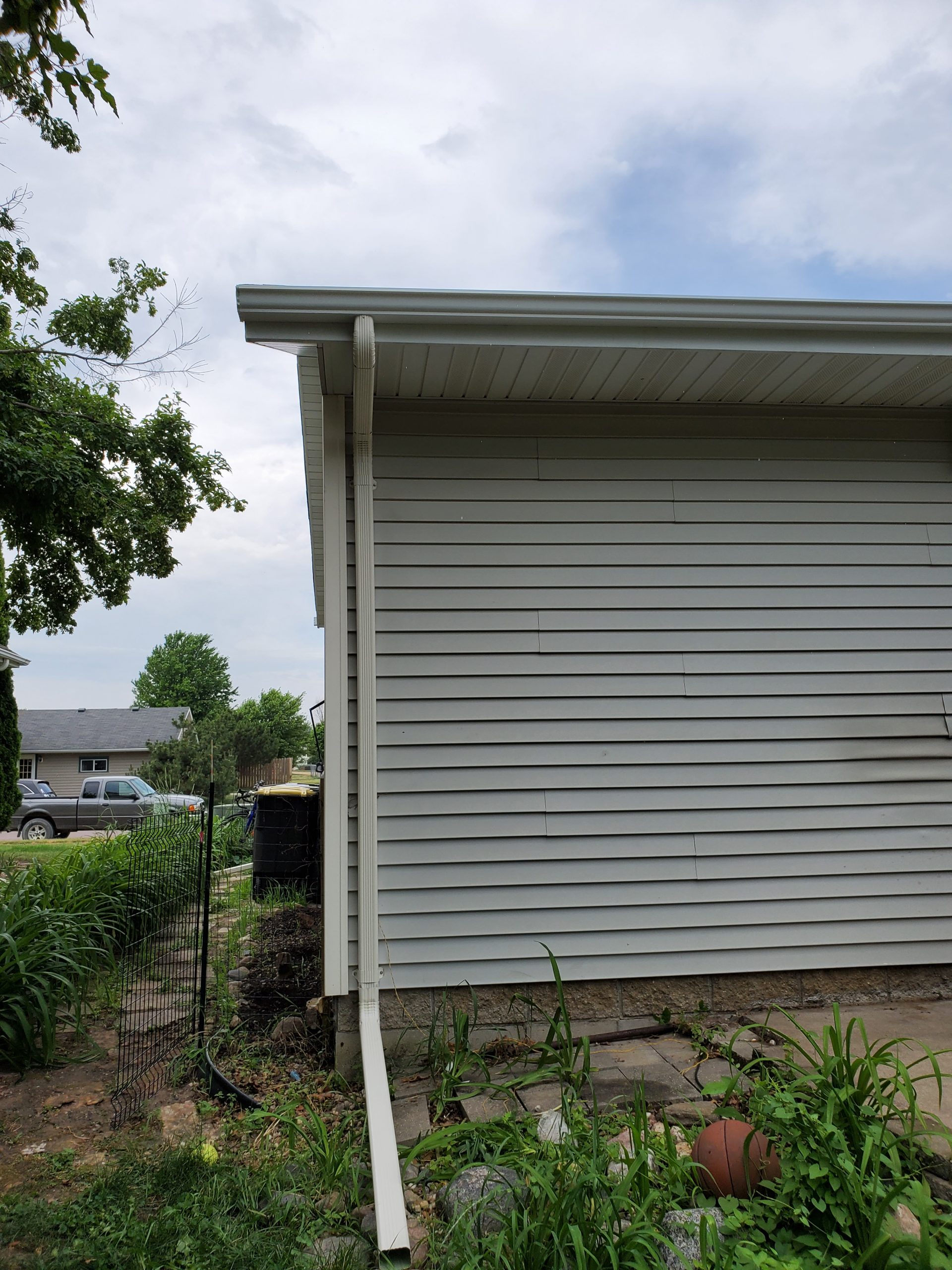 Consistent Downspout Placement Schmidt Seamless Gutters